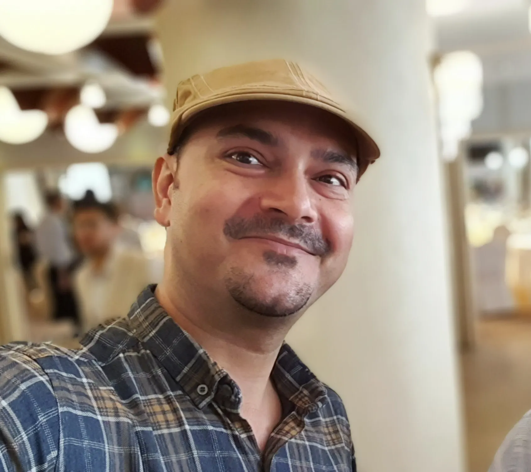 دکتر هادی عباسی