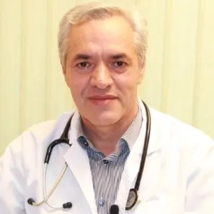 دکتر فریدون آشنایی
