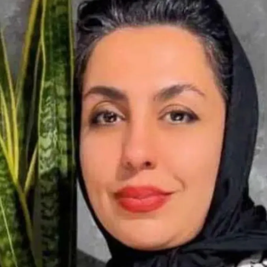 سارا فخری